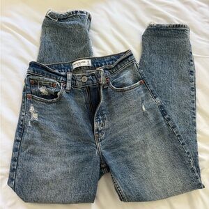 Abercrombie & Fitch The Mom High Rise Jeans